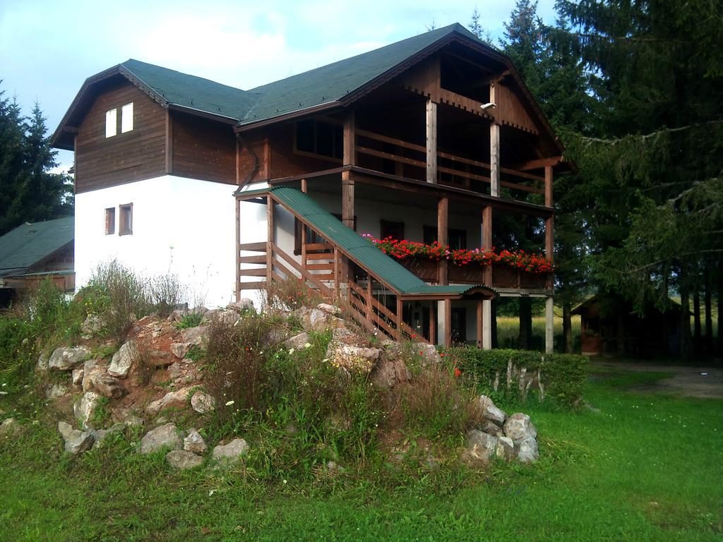 Guest House Sumski Dvor Vrhovine Exterior foto